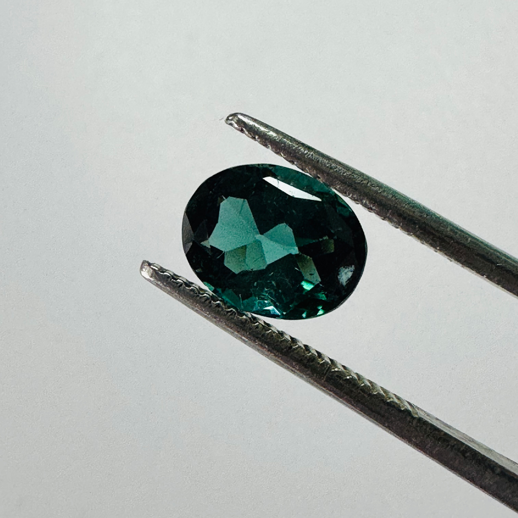 TOURMALINE GREEN OVAL 8.2MMx6.5MM  1.42CTS image 1