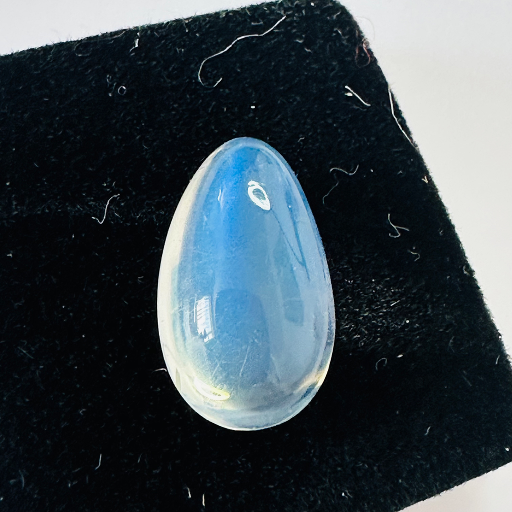 MOONSTONE DROP 17MMX10MM   7.64CTS BLUE MOON image 5