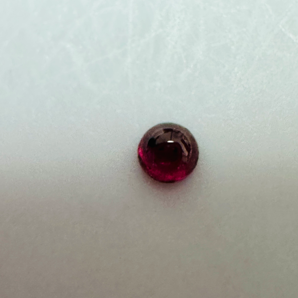 GARNET ROUND CAB 3MM.  0.20CTS image 5