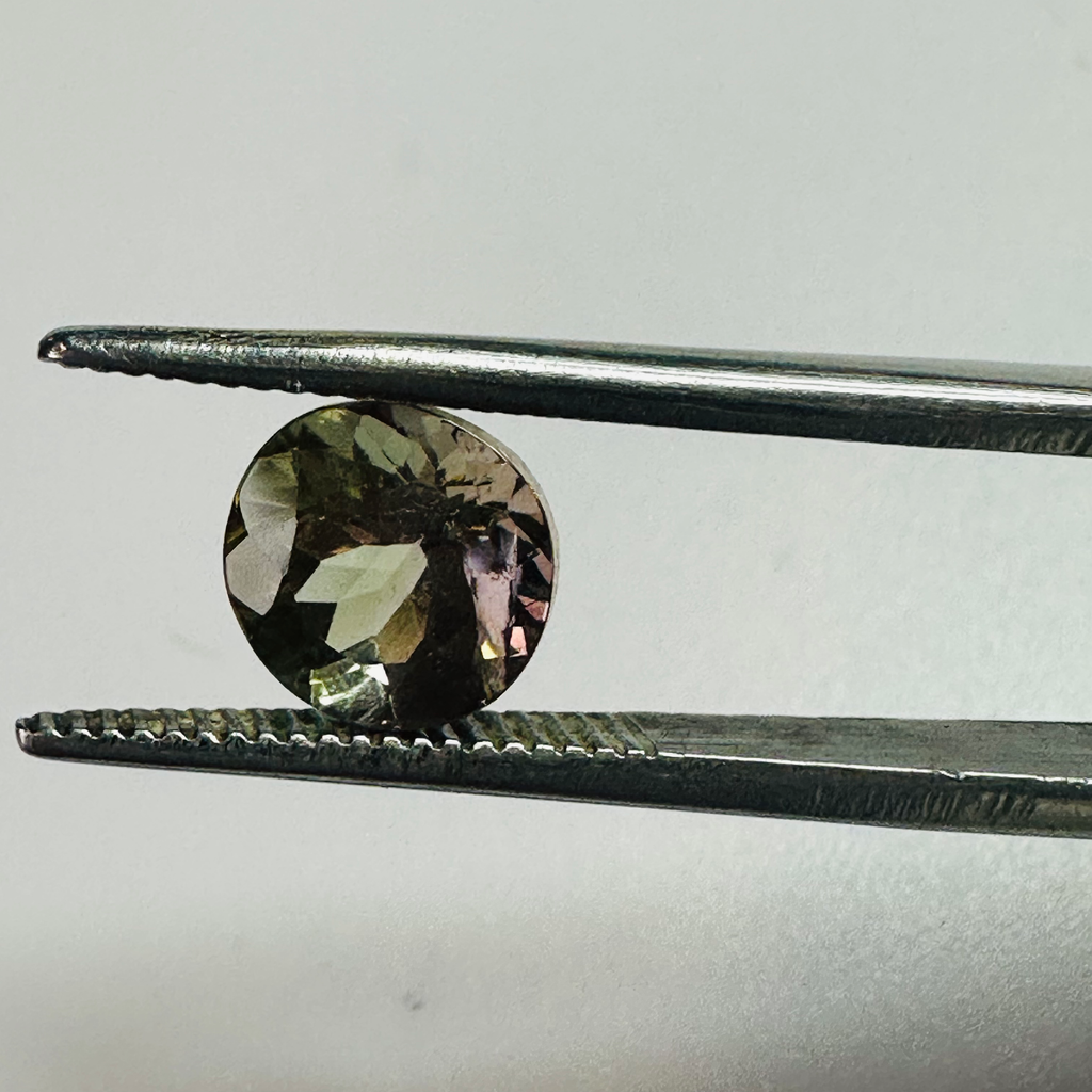 TOURMALINE BI COLOUR ROUND  7MM   1.51CTS image 1