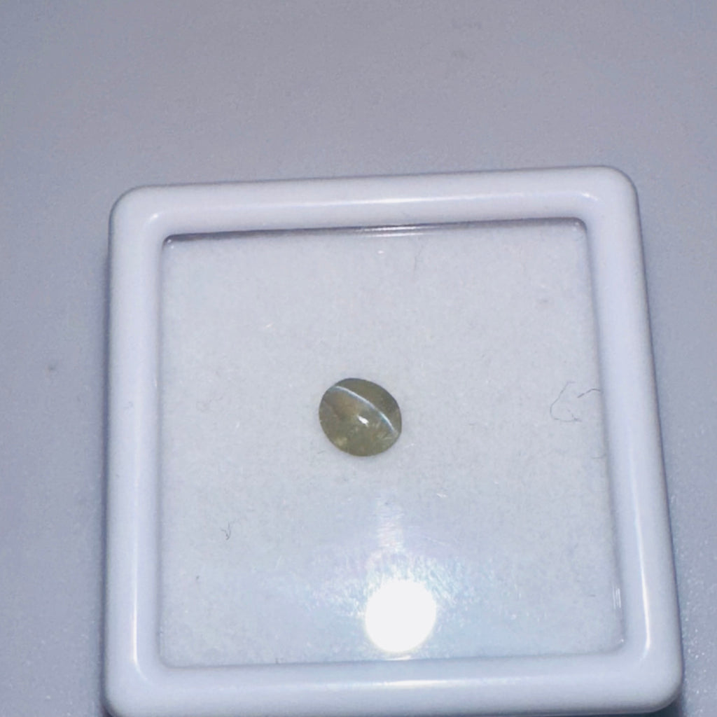 CHRYSOBERYL CATS EYE OVAL 4.5MMX4MM  0.39CTS image 3