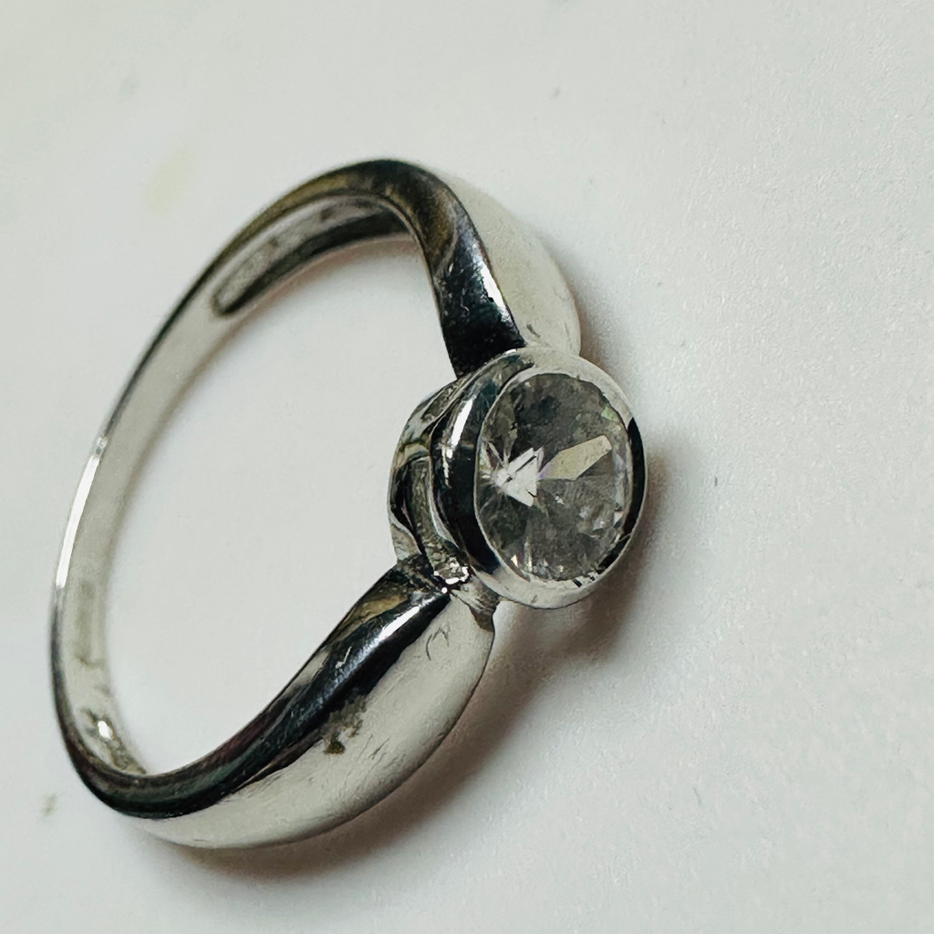 9ct White Gold and White Zircon ring size N1/2 image 2