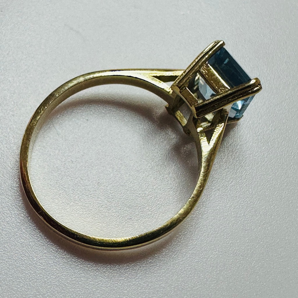 Hand cut Synthetic Spinal Ocean Blue 9ct yellow gold ring size N1/2 image 4