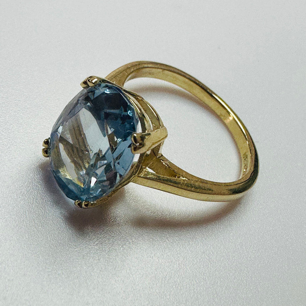 Hand cut Synthetic Sapphire baby blue 9ct yellow gold ring sizeN image 5
