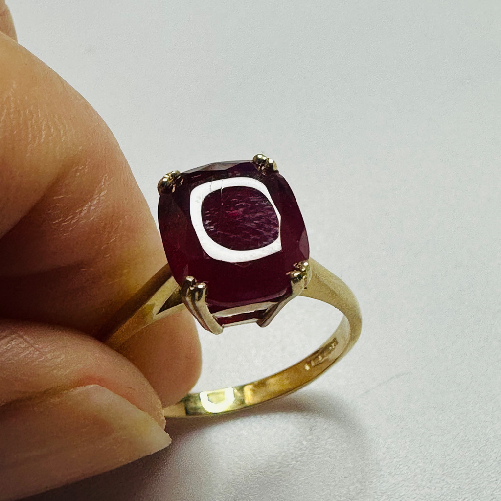 Hand cut Synthetic Ruby Yellow 9ct yellow gold ring size N image 3
