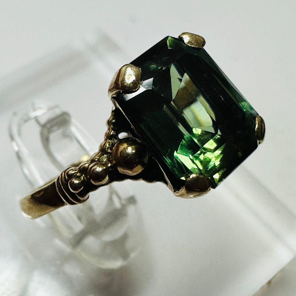 Vintage 9ct yellow gold Syntetic Spinel ring size N image 2