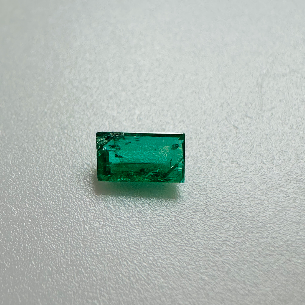 EMERALD BAGETTE 6MM X 4MM 0.65CT image 1