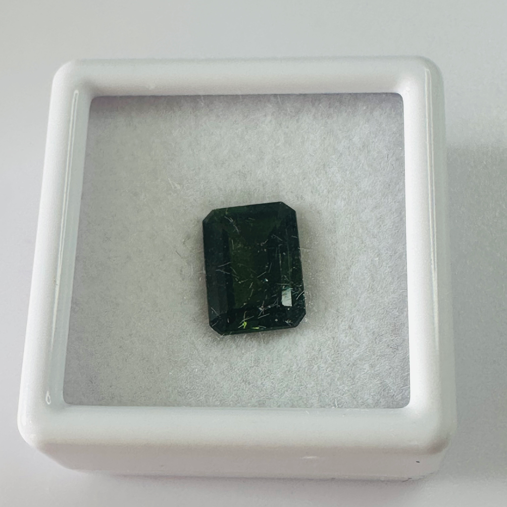 TOURMALINE GREEN STEP CUT 9.5MM.X 7MM   2.38CTS image 2