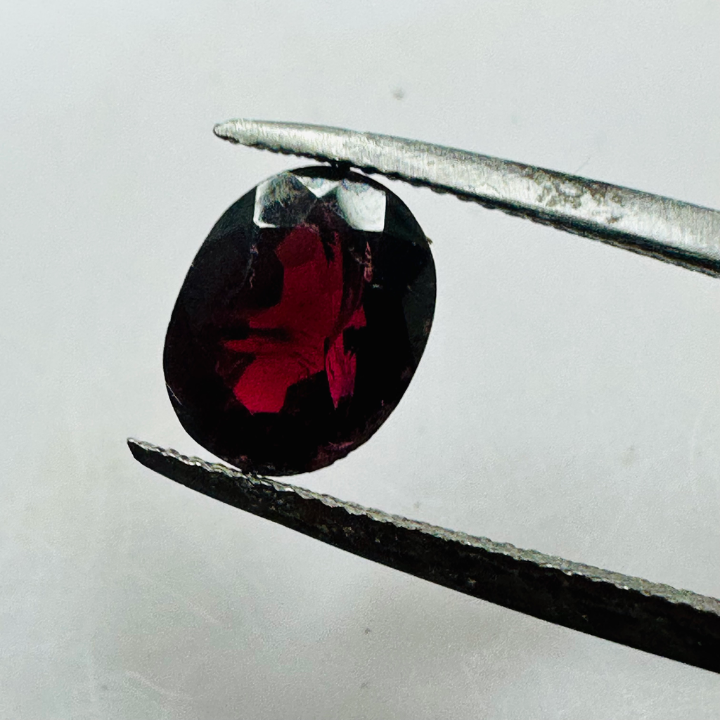 GARNET OVAL 9MMX7MM 2.14CTS image 2
