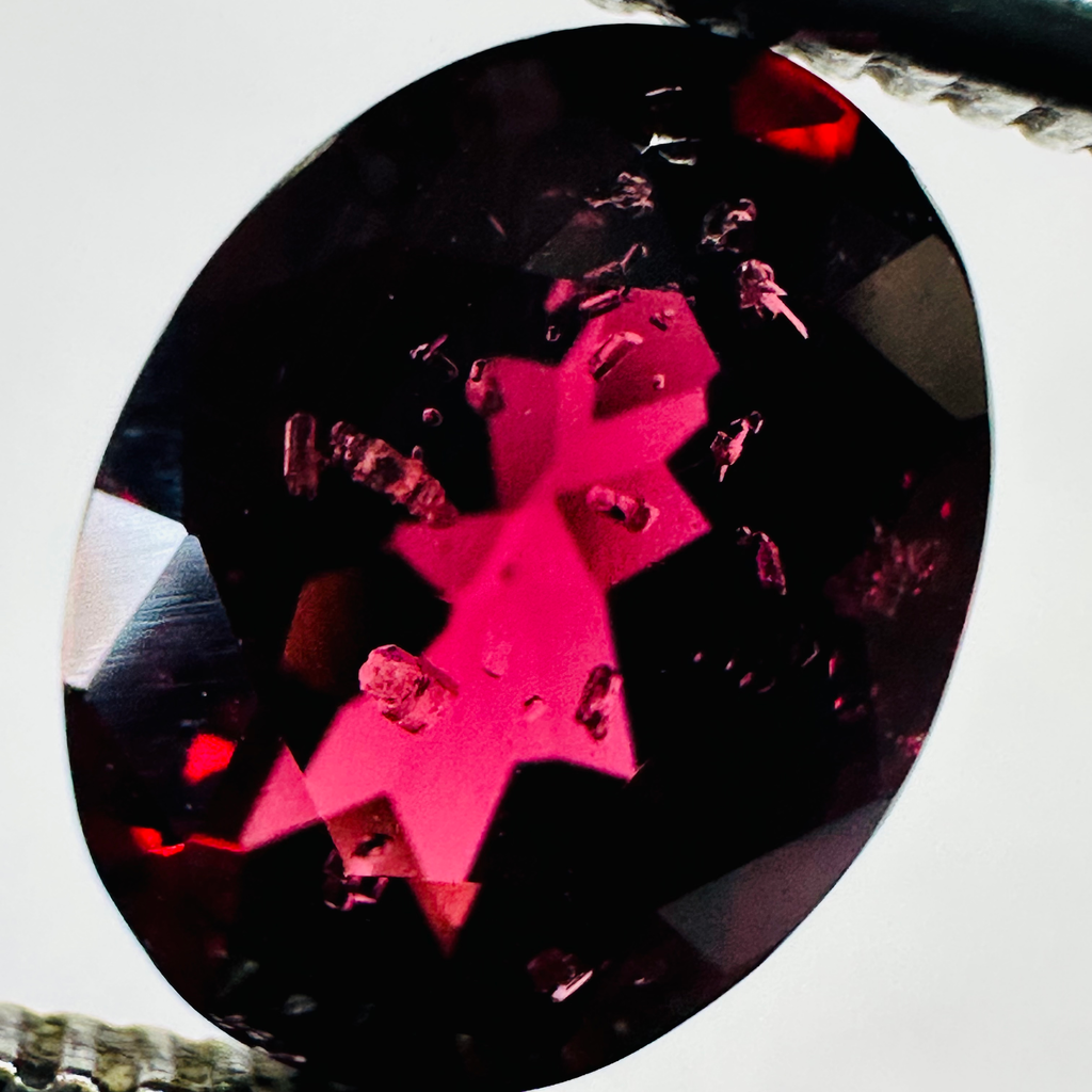 GARNET OVAL 9MMX7MM 2.18CTS image 1