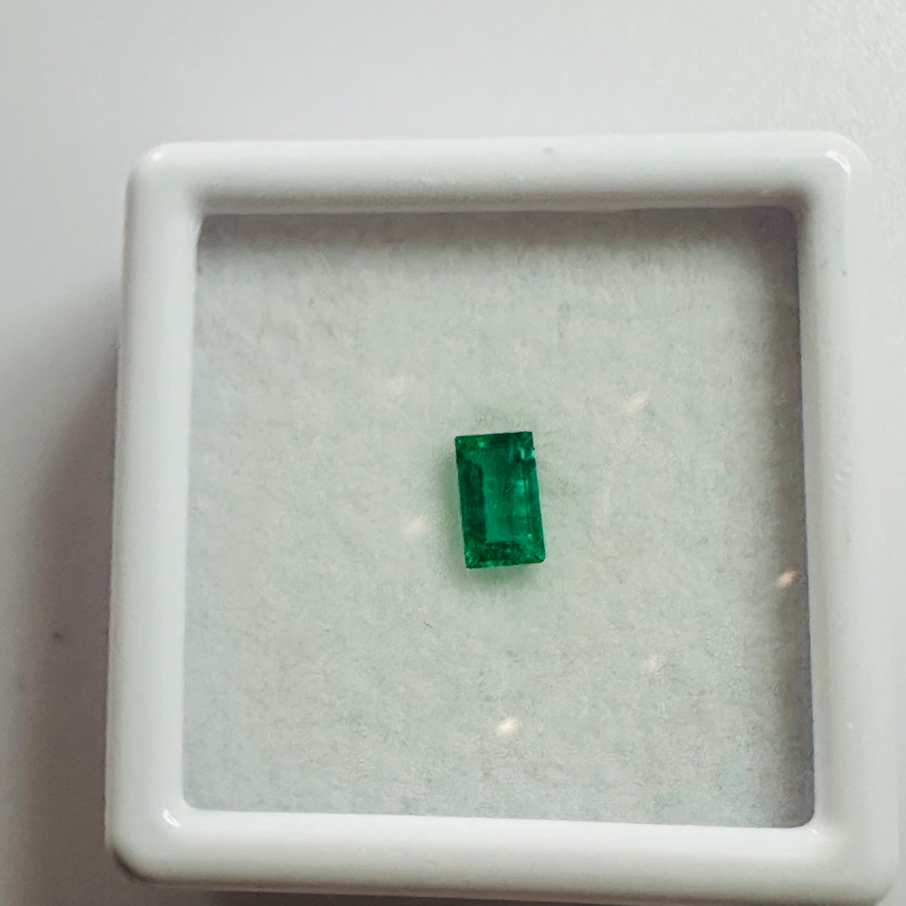 EMERALD BAGETTE 5MM X 3MM 0.33CT image 1