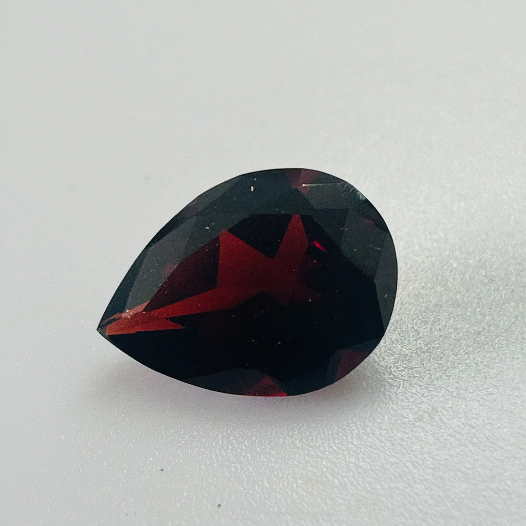 GARNET DROP   10.2MMX7.7MM 2.25CTS image 1