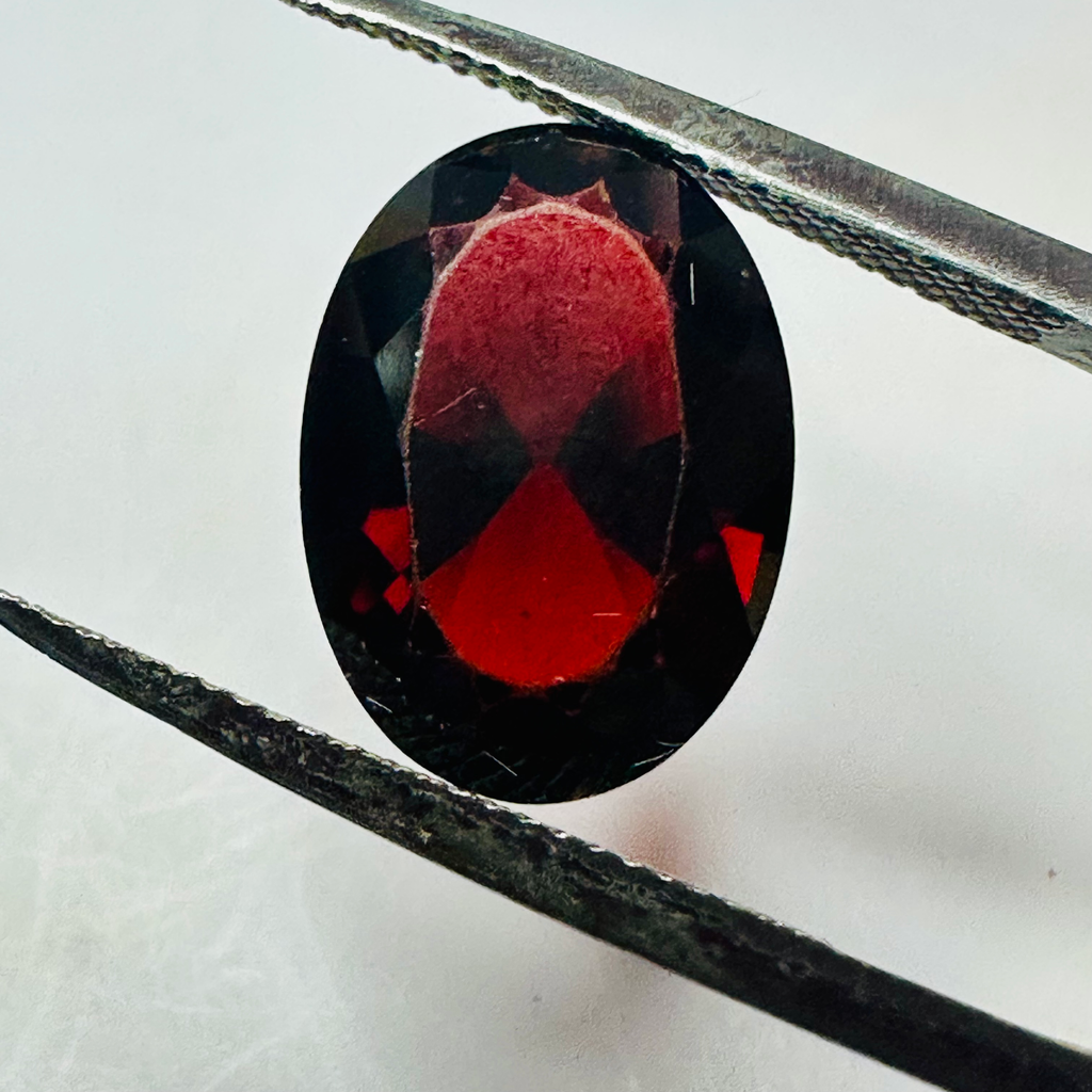 GARNET  OVAL 14MMX10MM  6.19CTSv DEEP RED image 0