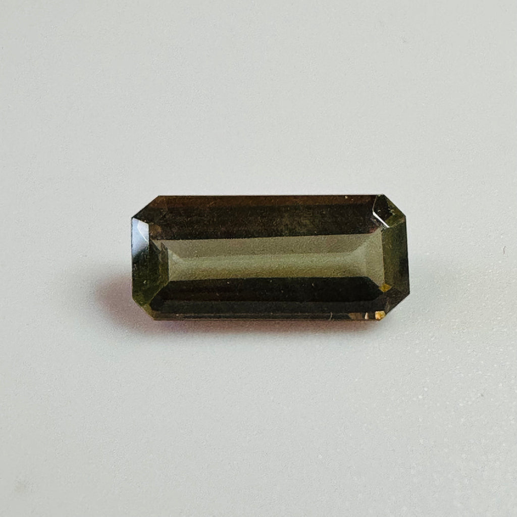 ANDALUSITE 11.5MMX5.5MM.  2.15CTS GREEN TO RED image 1