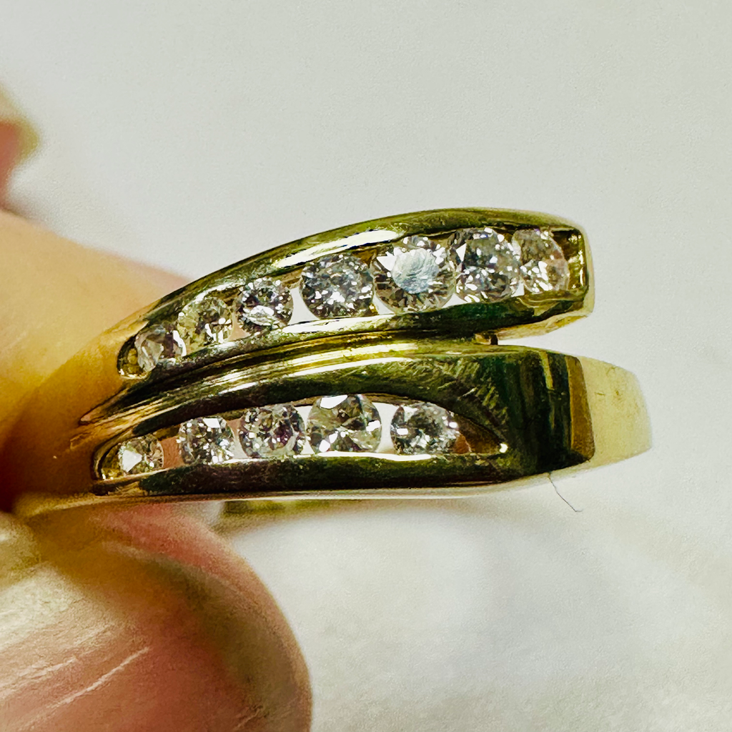 NEW 9ct Diamond Cross Over Ring Size M image 1