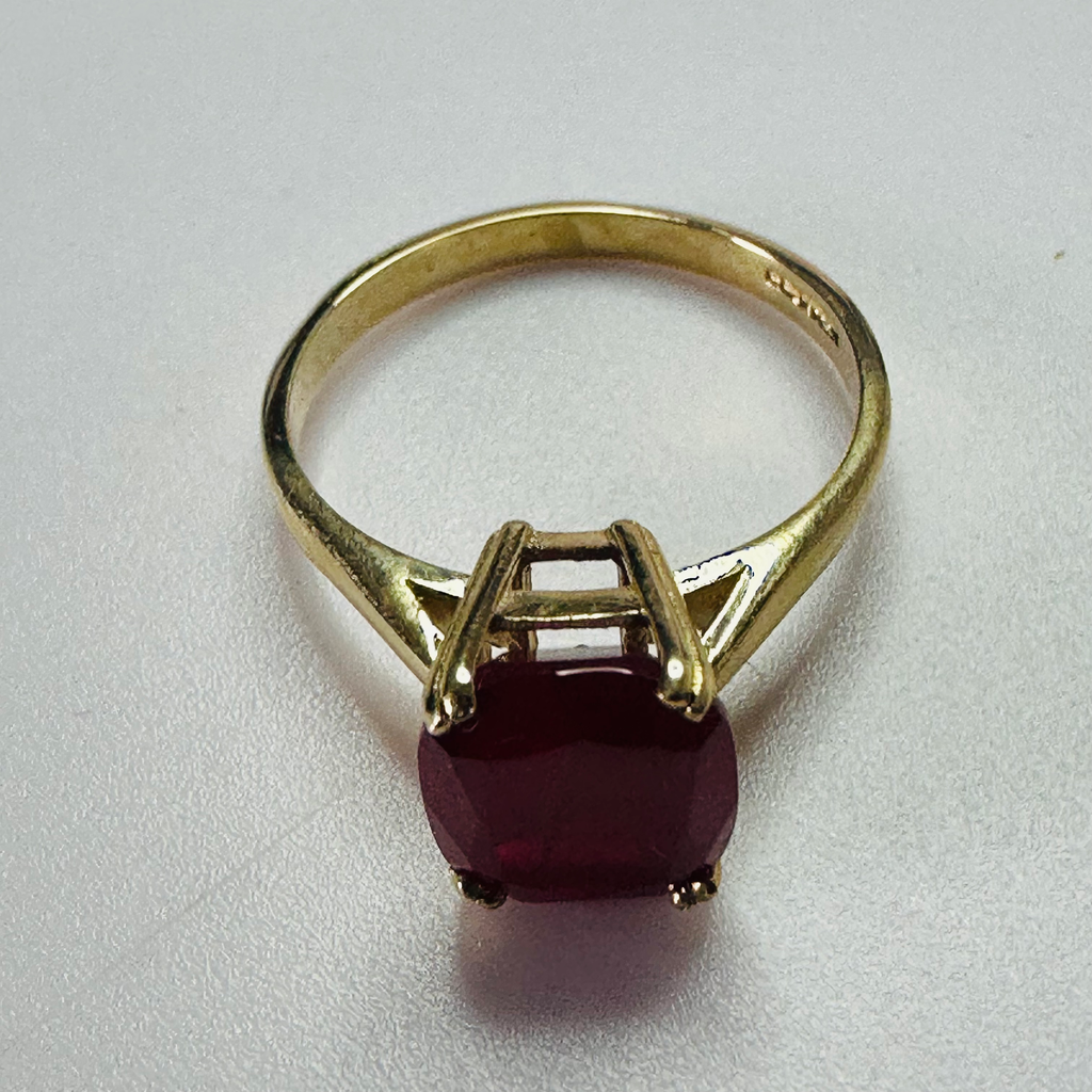 Hand cut Synthetic Ruby Yellow 9ct yellow gold ring size N image 7