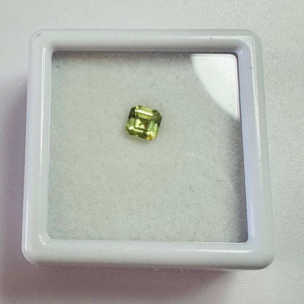 TOURMALINE YELLOW SQ 3.9MMX3.9MM  0.27CTS image 2