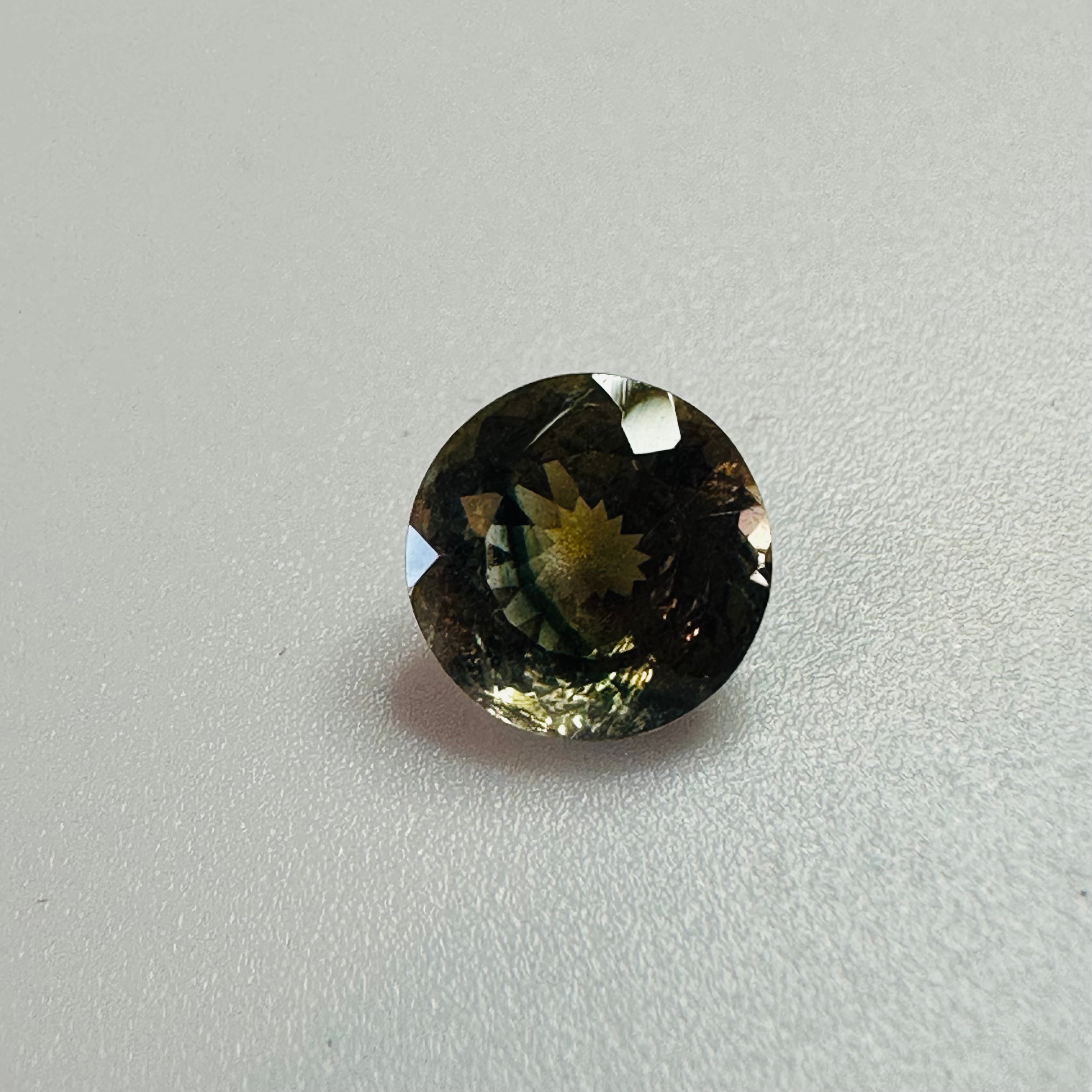 TOURMALINE BI COLOUR ROUND  6.9MM   1.24CTS image 2