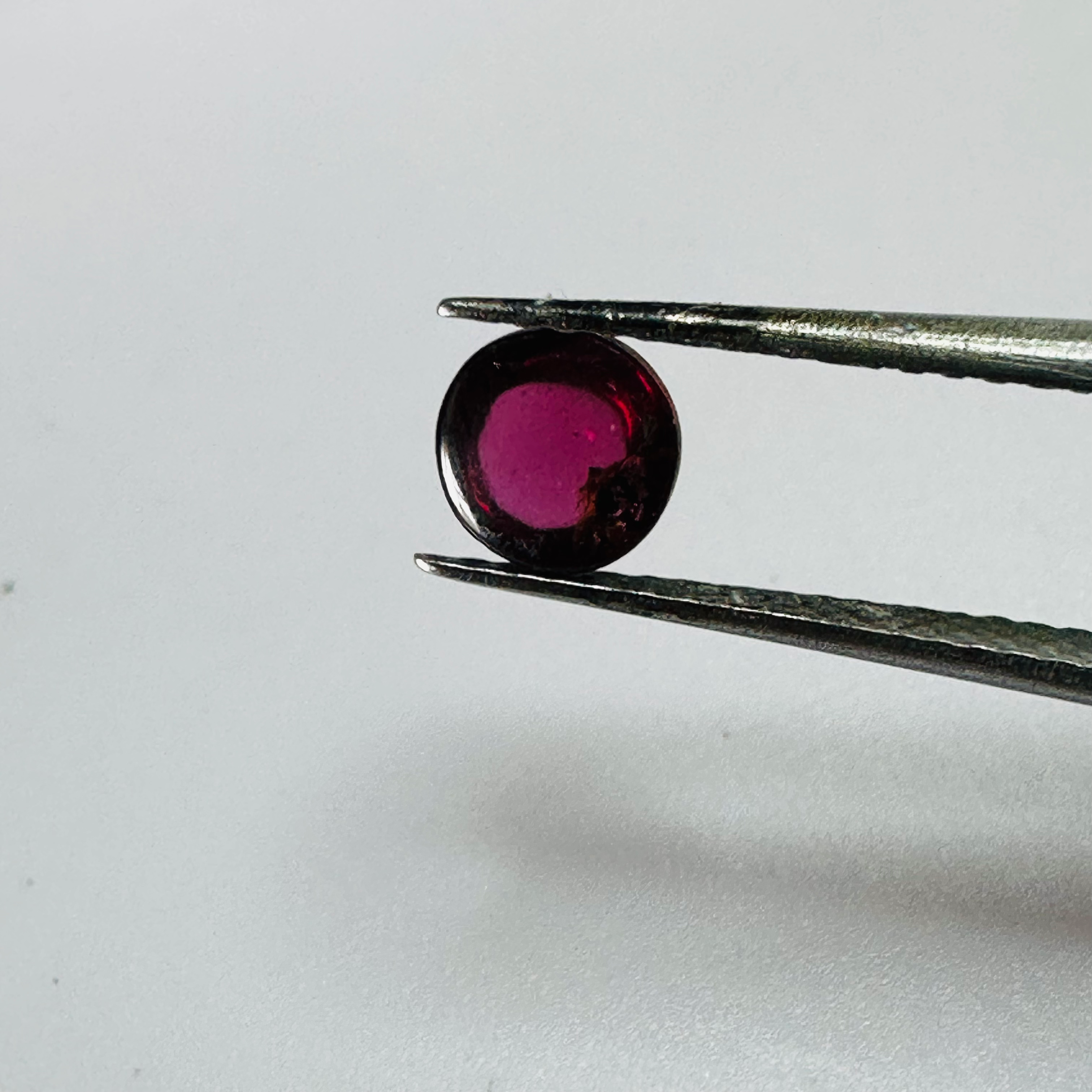 GARNET  ROUND 5MM  0.65CTS  RED CABOCHEON image 4
