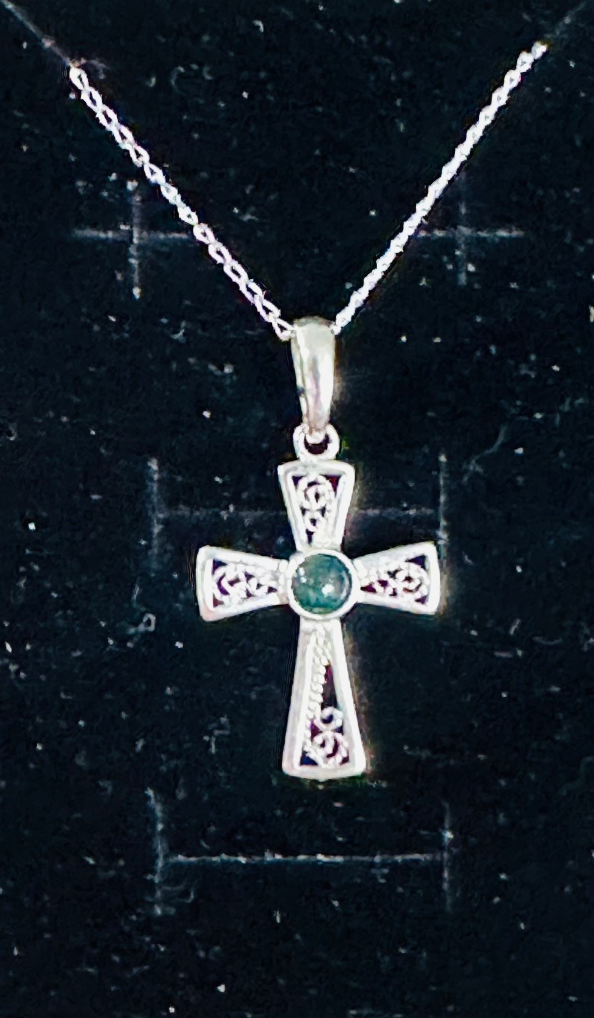 Sterling silver fillergre moss agte cross 16 in chain  image 0