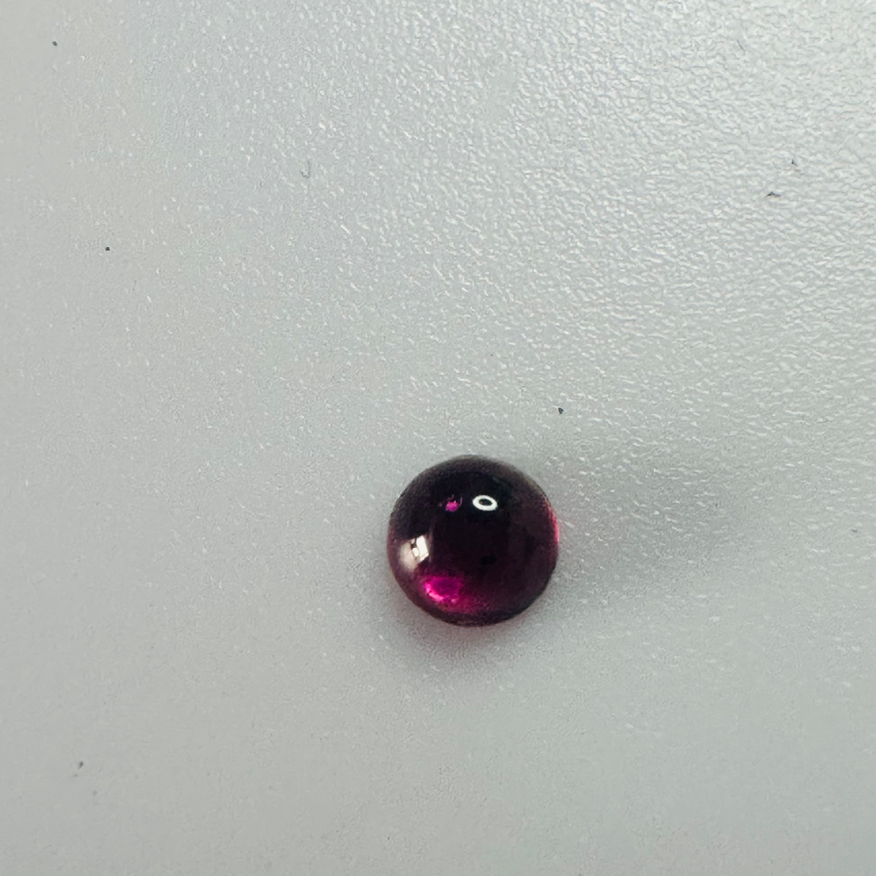GARNET ROUND CAB 3MM.  0.20CTS image 2