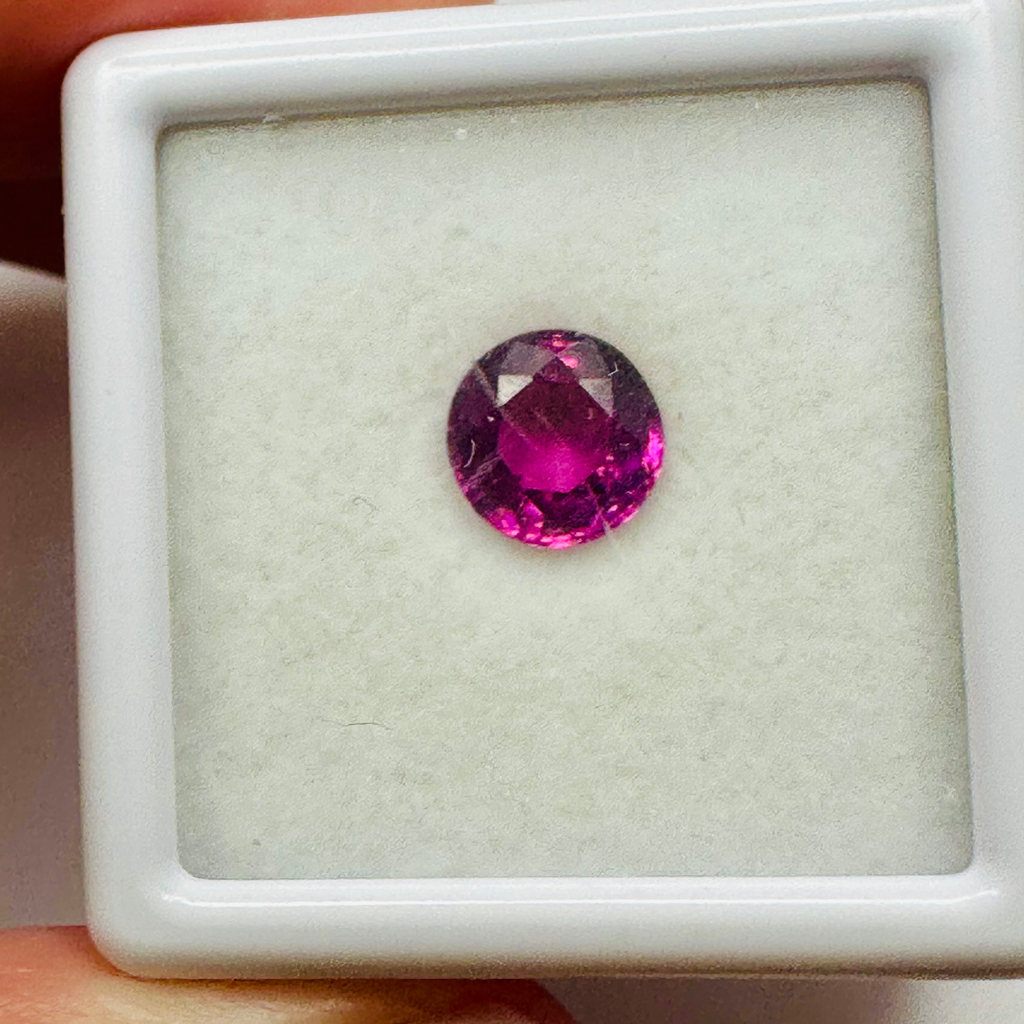 GARNET ROUND RHODOLITE  6.5MM.  1.40CTS image 4