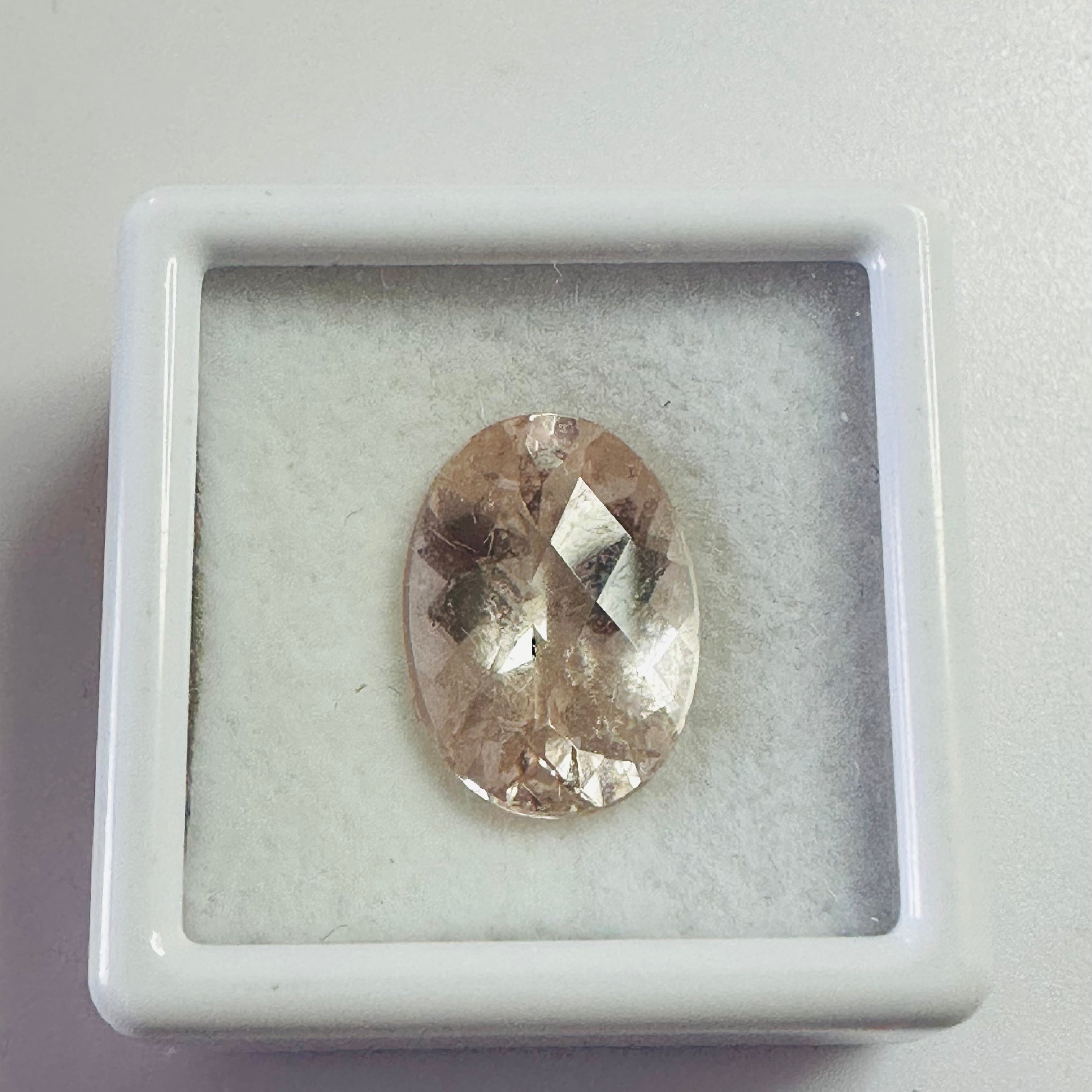 BERYL MORGANITE OVAL 14MMX10MM  5.23CTS CHECKERBOARD image 2