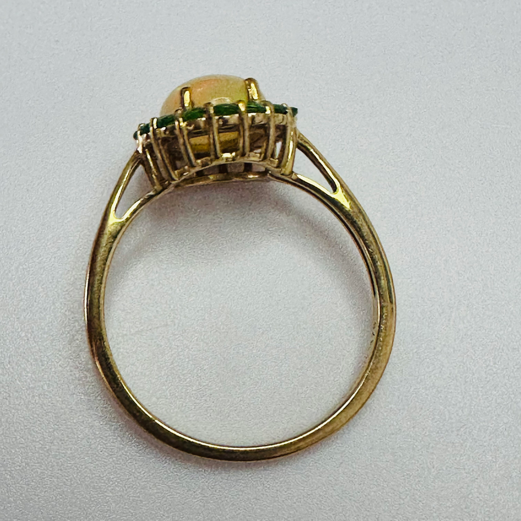 9CT FIRE OPAL AND GREEN GARNET RING SIZE R1/2 image 3