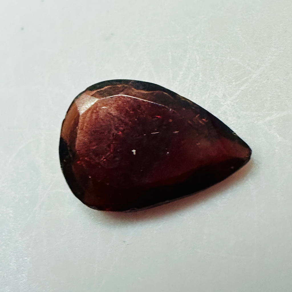 GARNET PEAR 11.9MMX9MM  3.29CTS  DEEP RED image 1