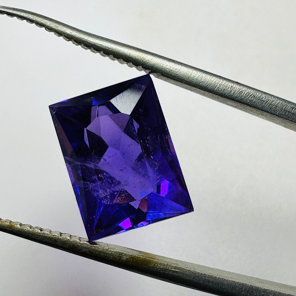AMETHYST SCISSORS CUT  11.5MMX8.5MM  5.27CTS image 3