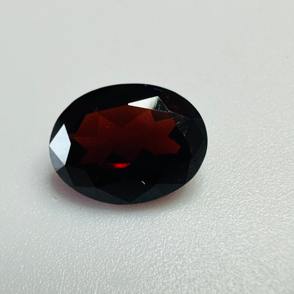 GARNET OVAL 9MMX7MM 2.16CTS image 2
