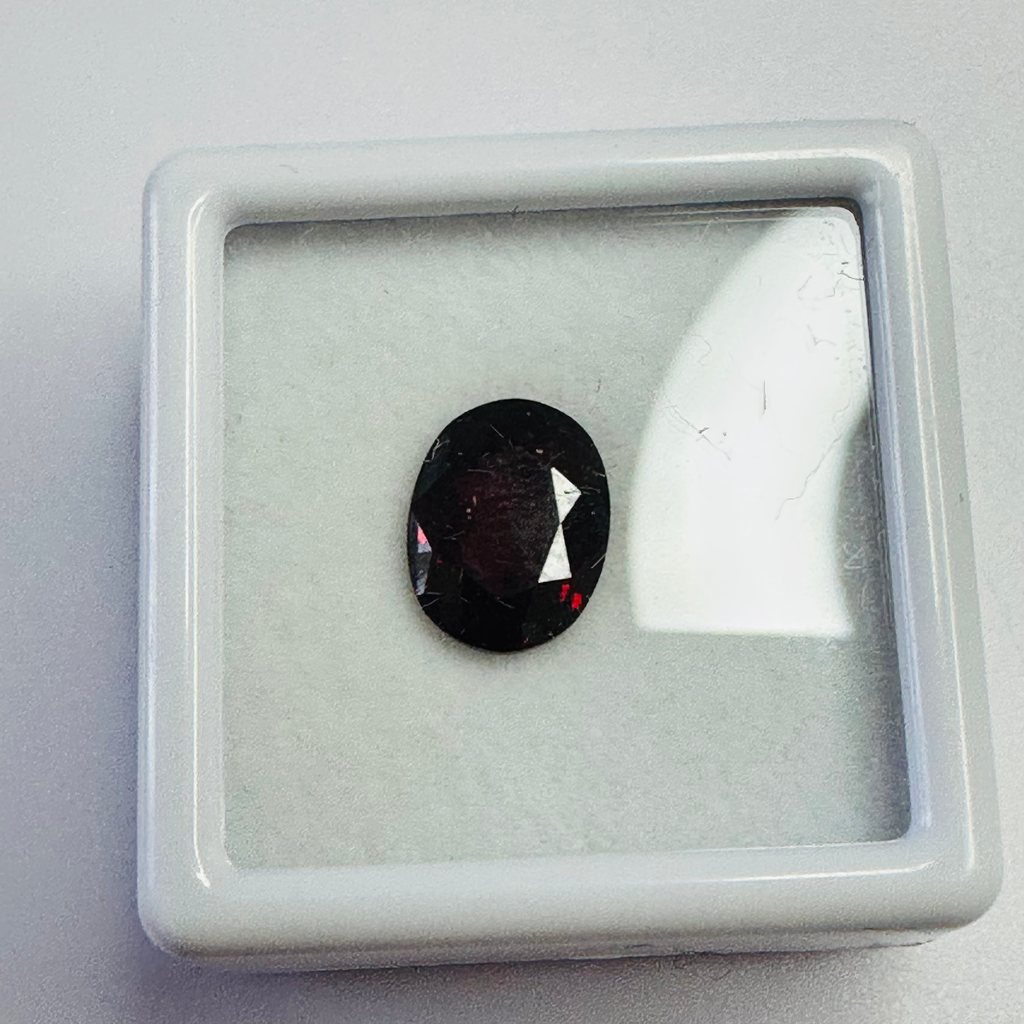 GARNET OVAL  9.3MMX7.2MM 2.14CTS image 3