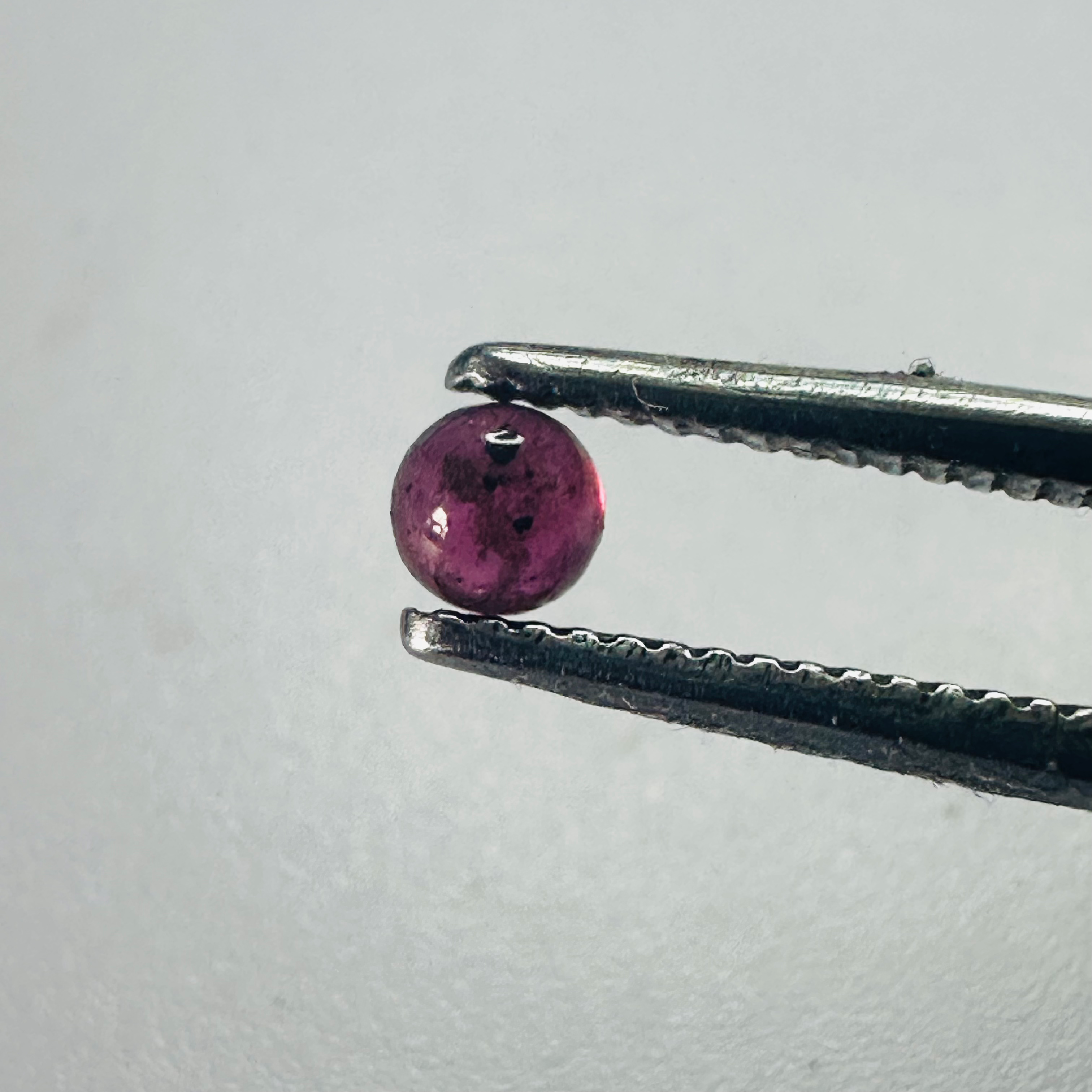 GARNET ROUND CAB 3MM.  0.20CTS image 1