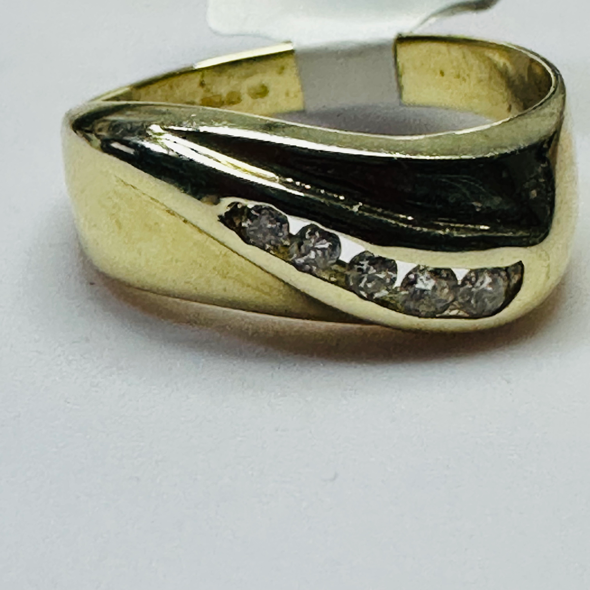NEW 9ct Diamond and gold Ring Size L 1/2