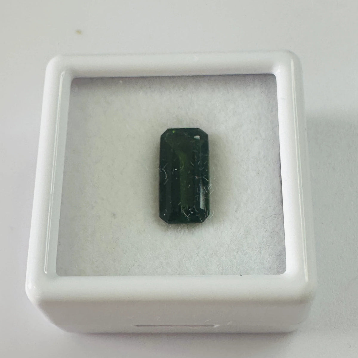 TOURMALINE GREEN LONG TRAP CUT  11MM.X 5MM   2.51CTS
