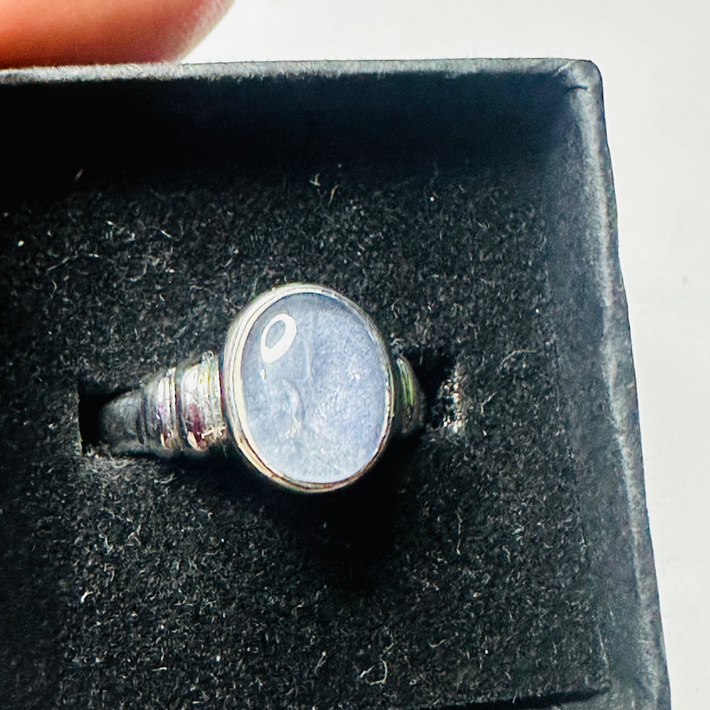 Blue Star Sapphire in white 9ct gold ring size  N1/2