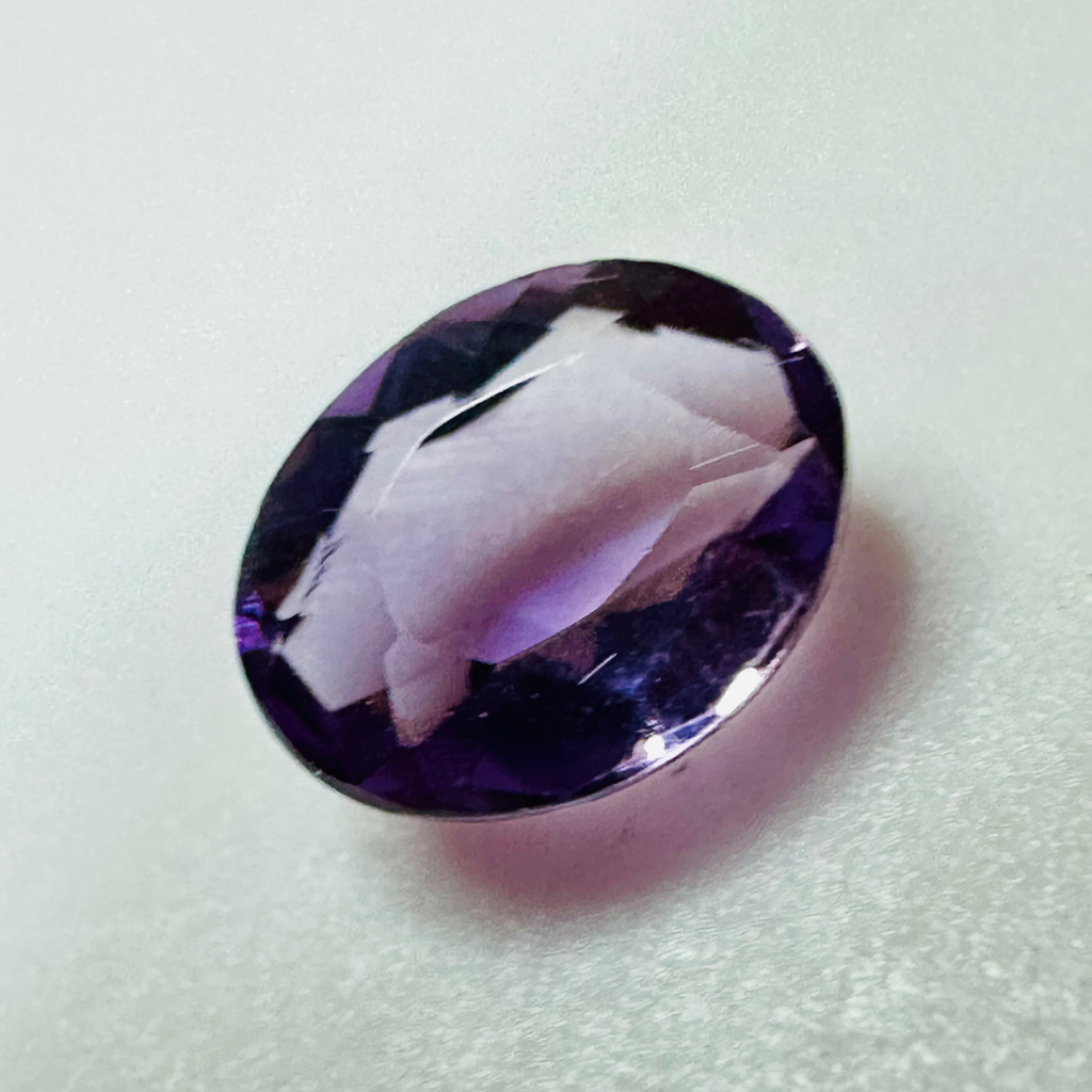 AMETHYST OVAL 8.6MMX6.2MM  1.32CTS image 3