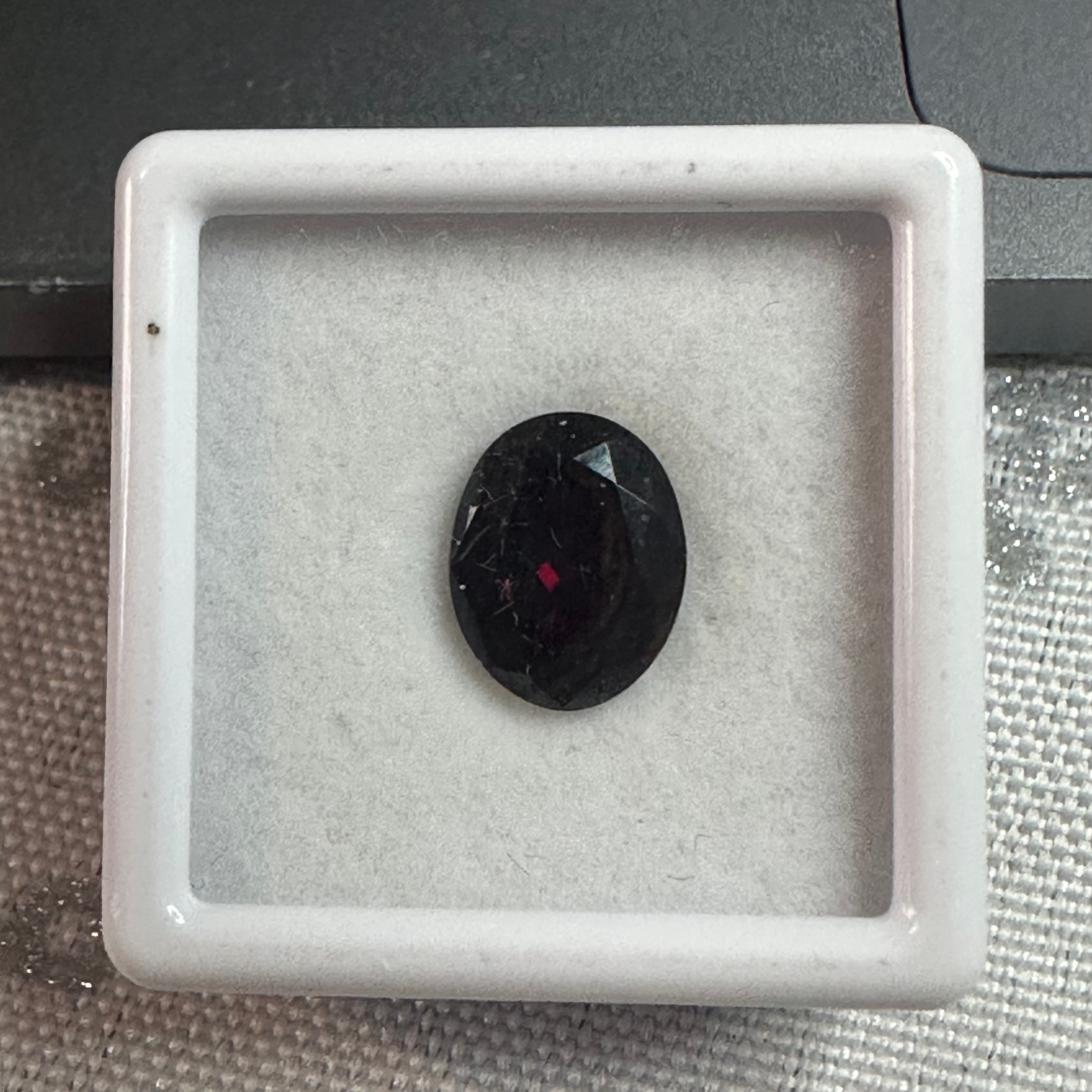GARNET OVAL 10MMX8MM   3.03CTS image 3