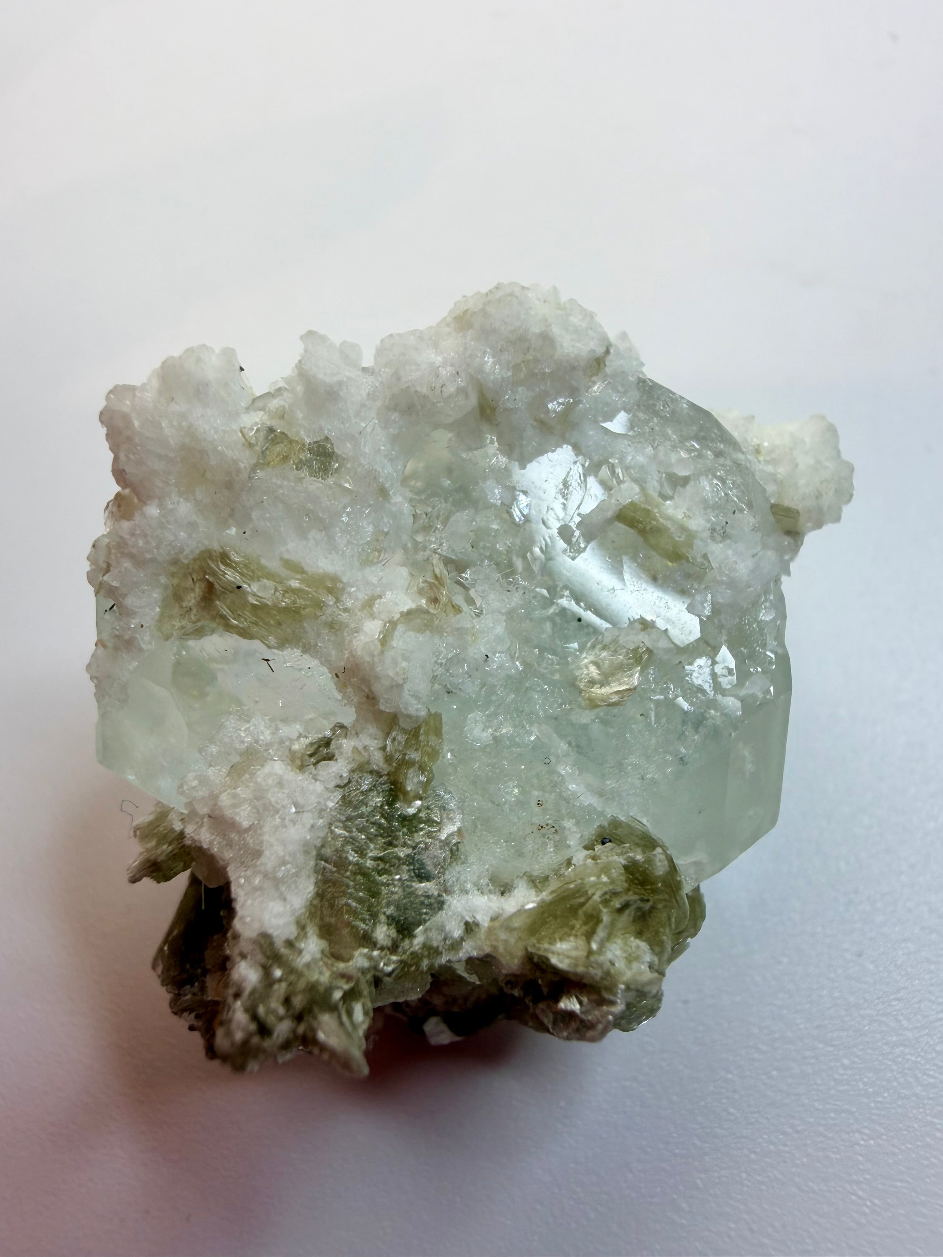 Raw aquamarine specimen