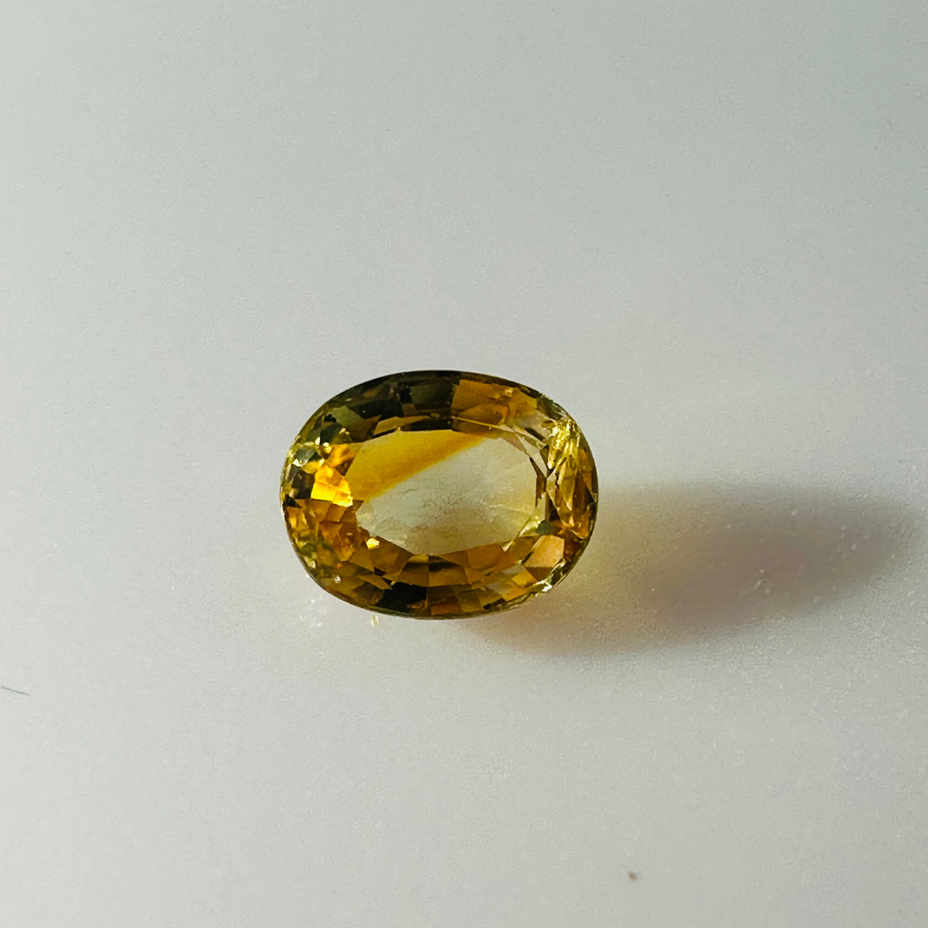 YELLOW SAPPHIRE OVAL 4MMX3.3MM 0.28 CTS image 0