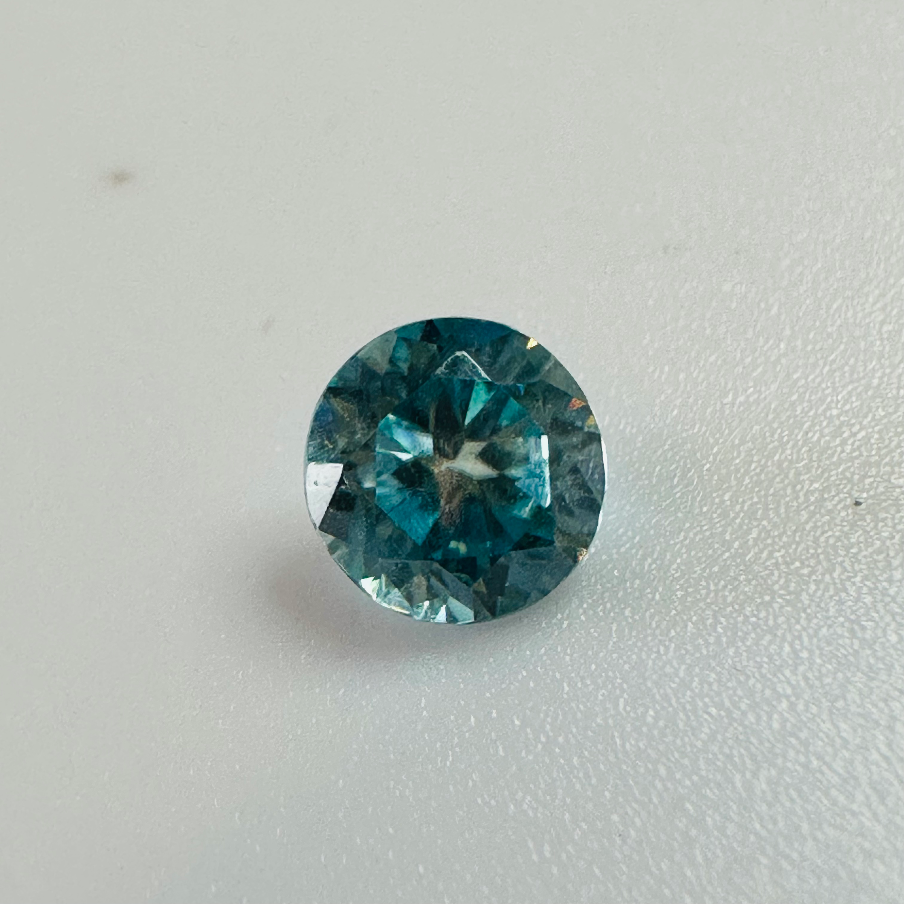 ZIRCON BLUE ROUND. 5.6MM  0.97CTS image 2