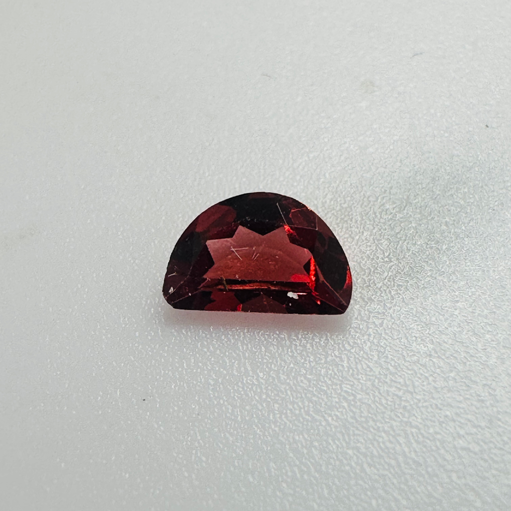 GARNET D SHAPE  6MMX4MM 0.47CTS image 1