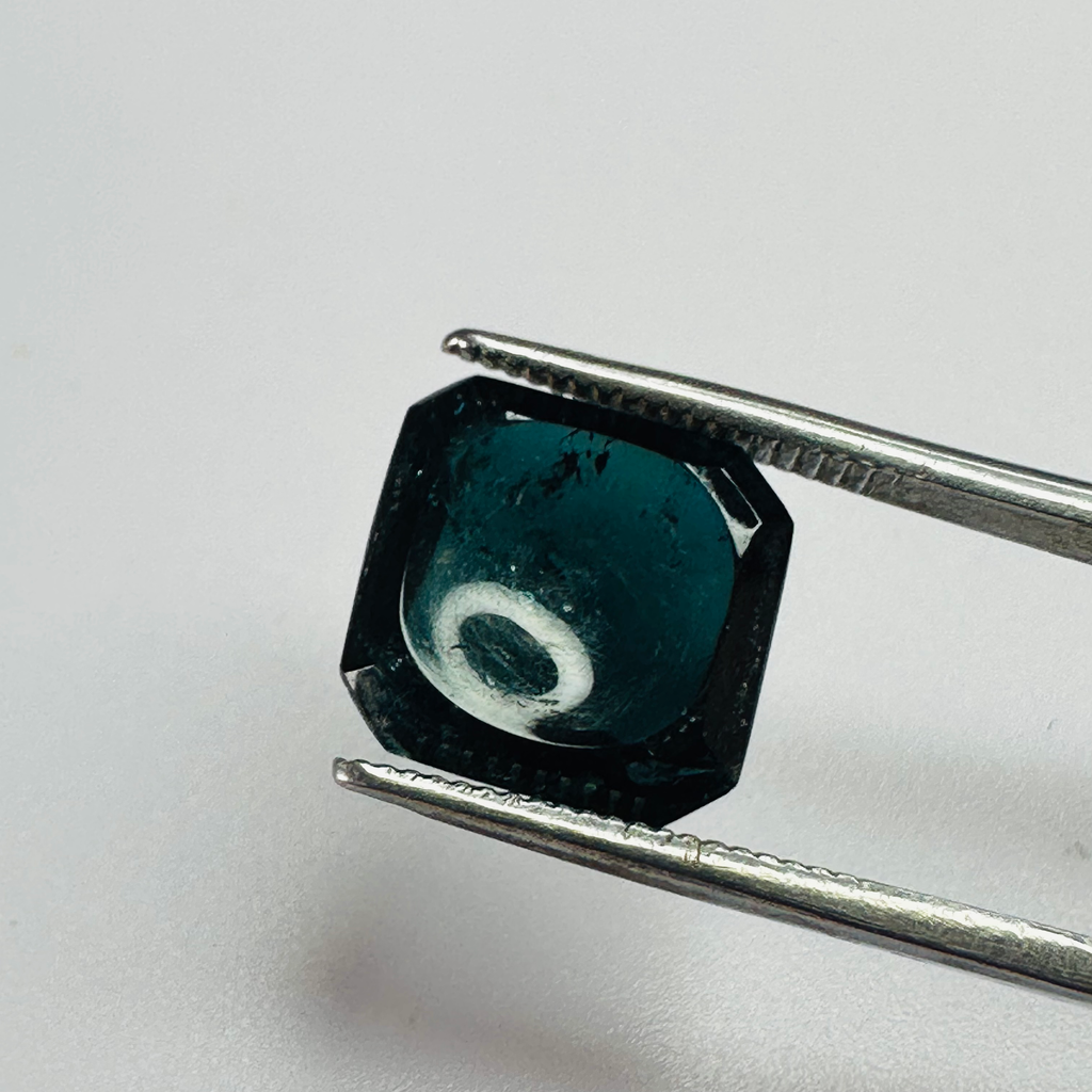 TOURMALINE BLUE 10.7MMX10.7MM  4.81CTS CARBUNCKLED image 2