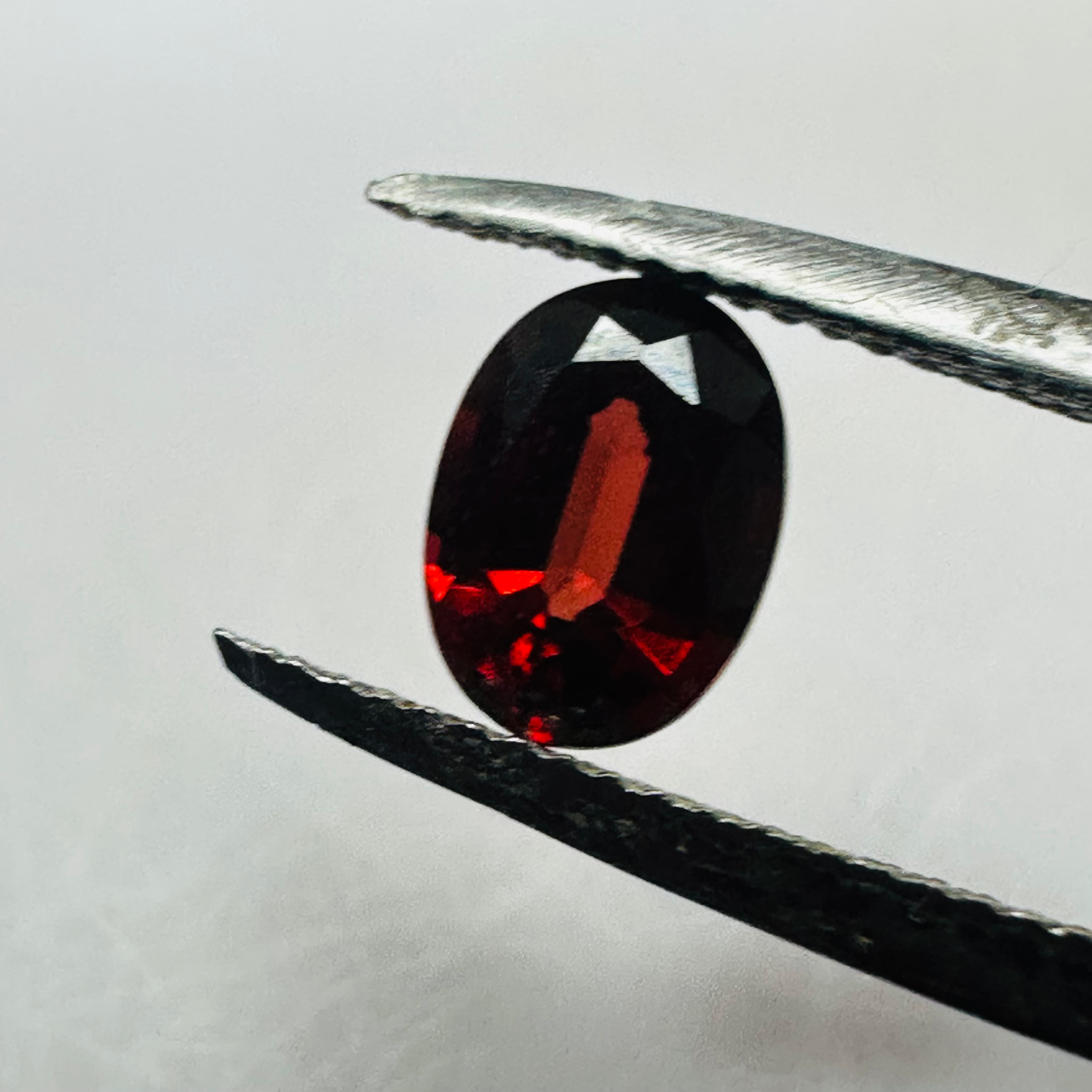 GARNET OVAL 7MMX5MM 1.12CTS image 0