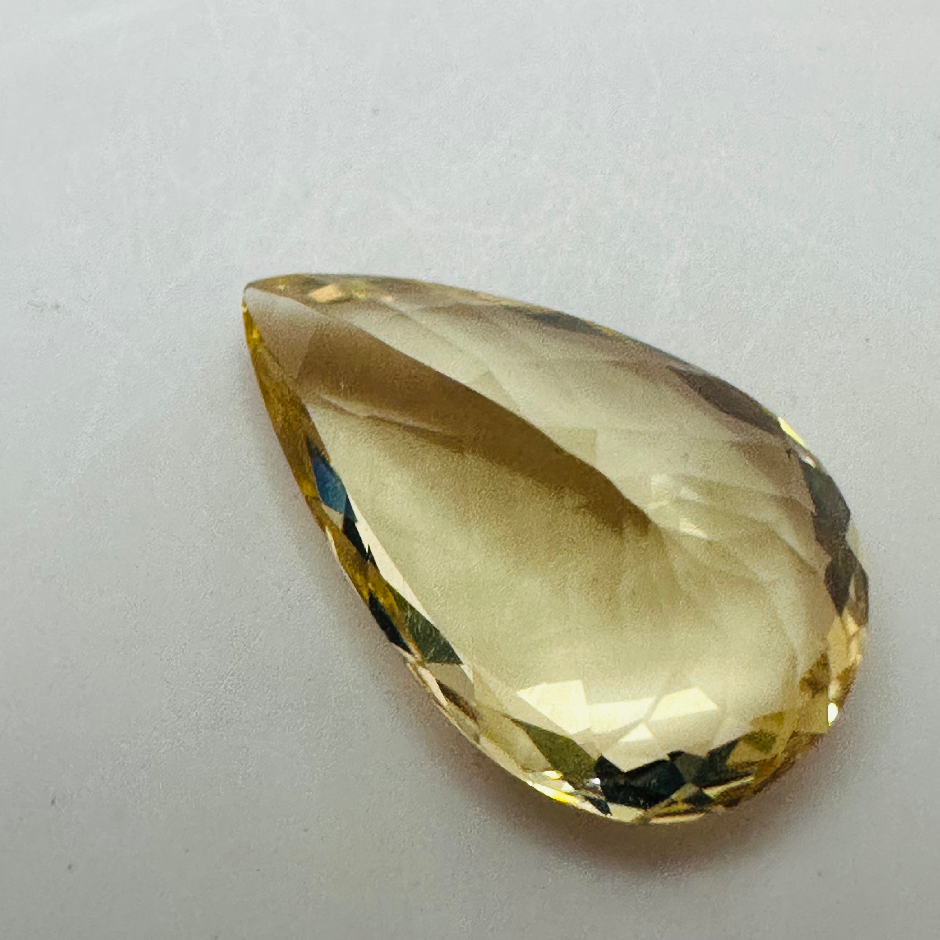 BERYL YELLOW  DROP 16.3MMX10MM  5.87CTS image 2