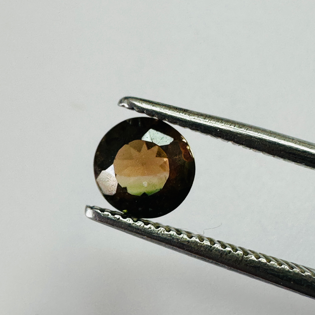 TOURMALINE BI COLOUR ROUND  6MM   0.92CTS image 2