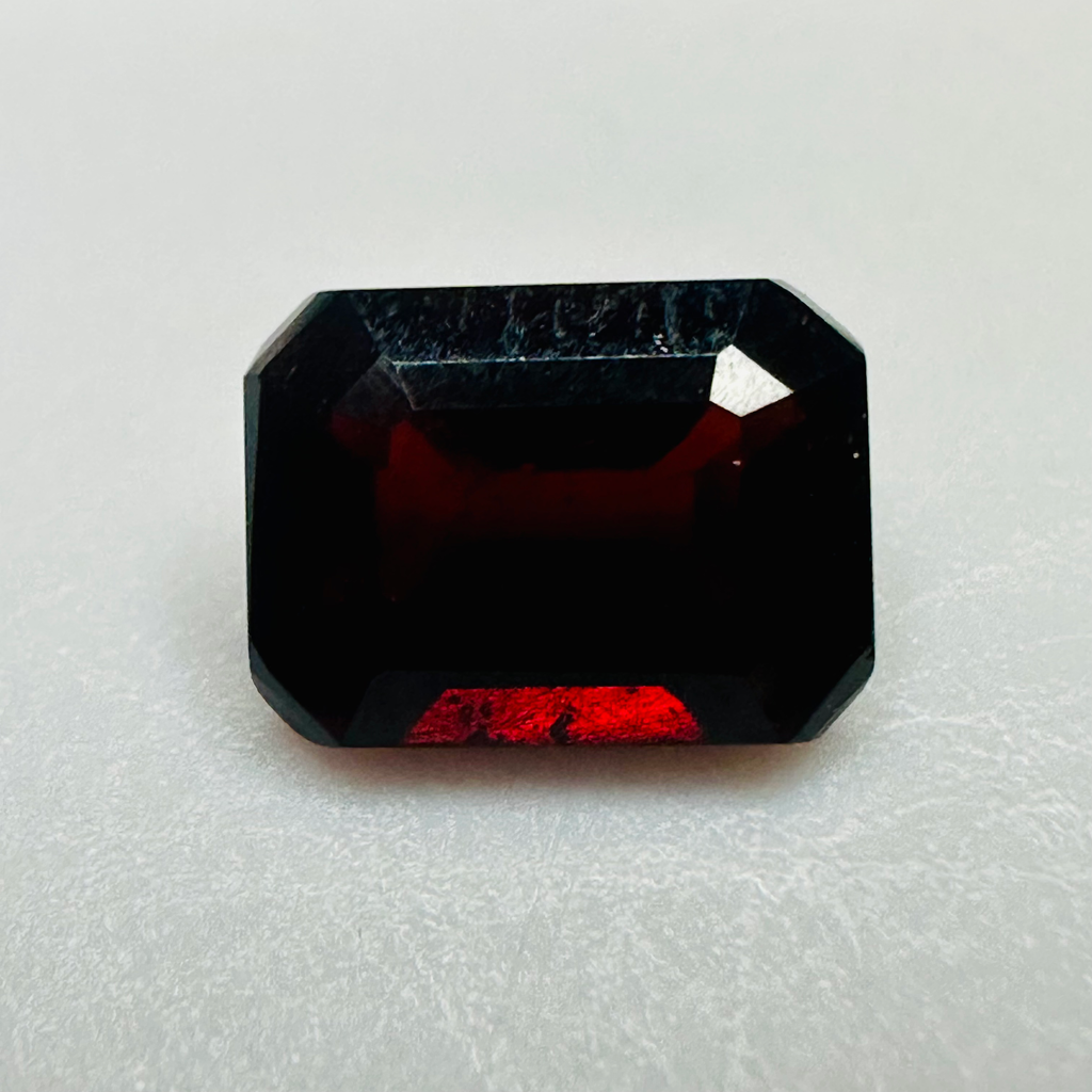 GARNET TRAP CUT   8MMX6MM 2.03CTS image 7