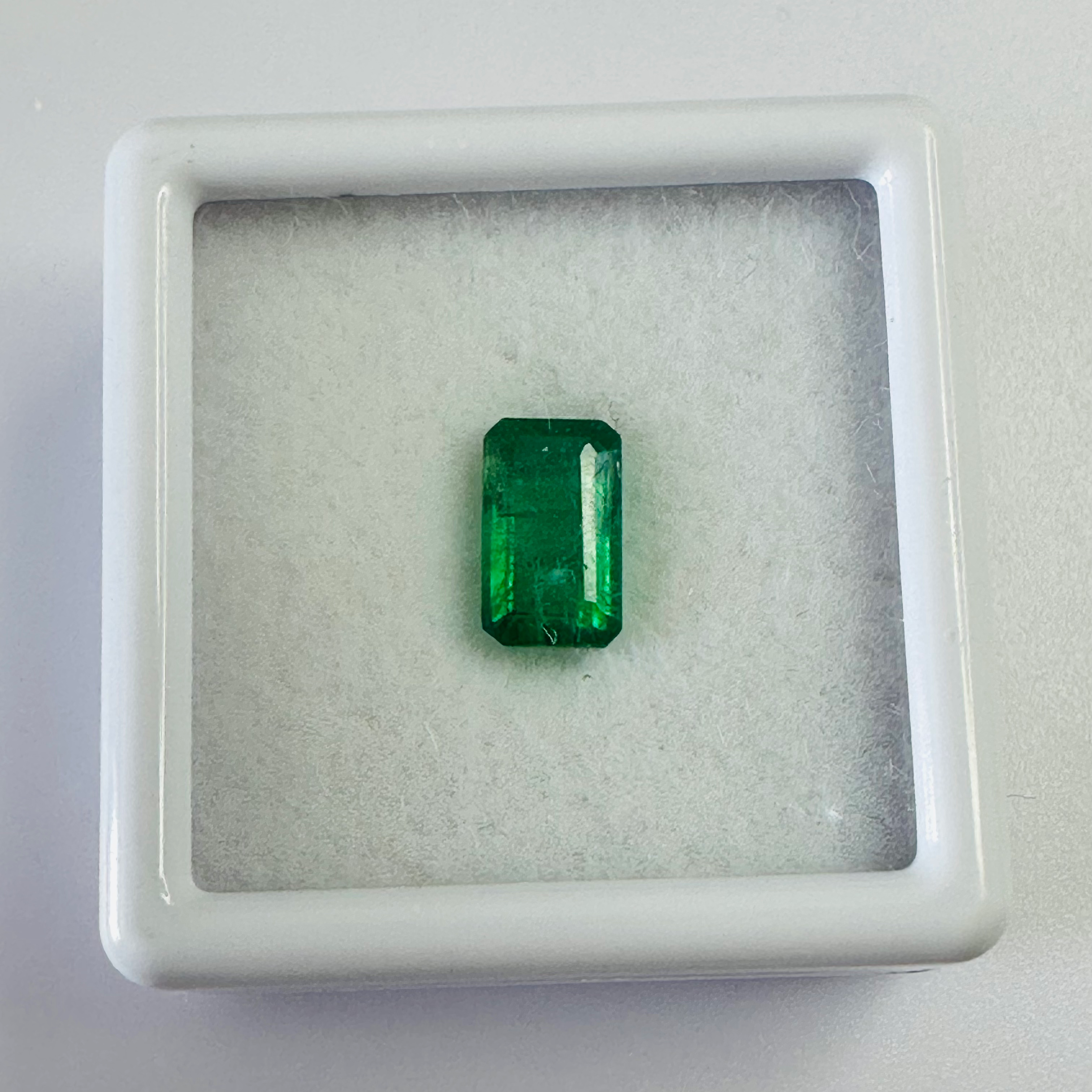EMERALD OCTAGON  7.7MM X 4.6MM   1.15CTS image 3