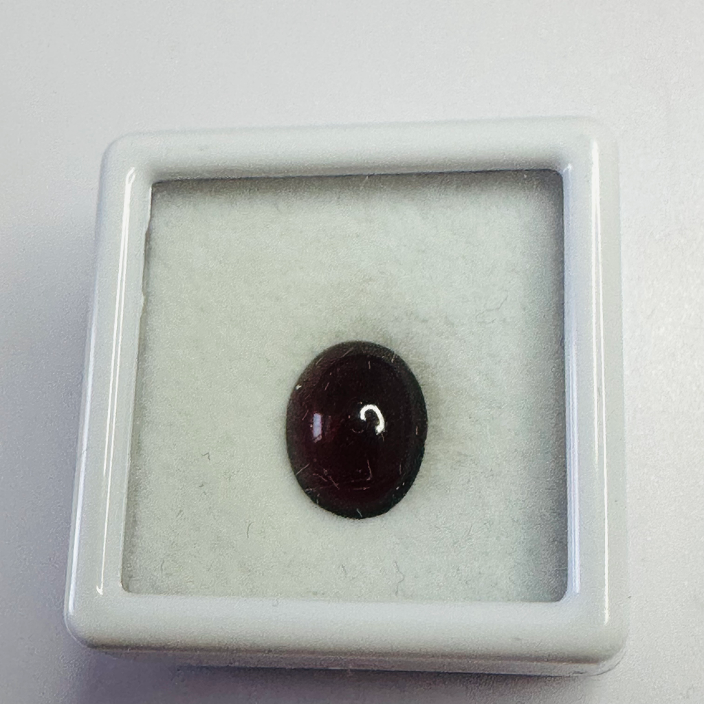 GARNET OVAL CAB  10MMX8MM 2.92CTS image 3