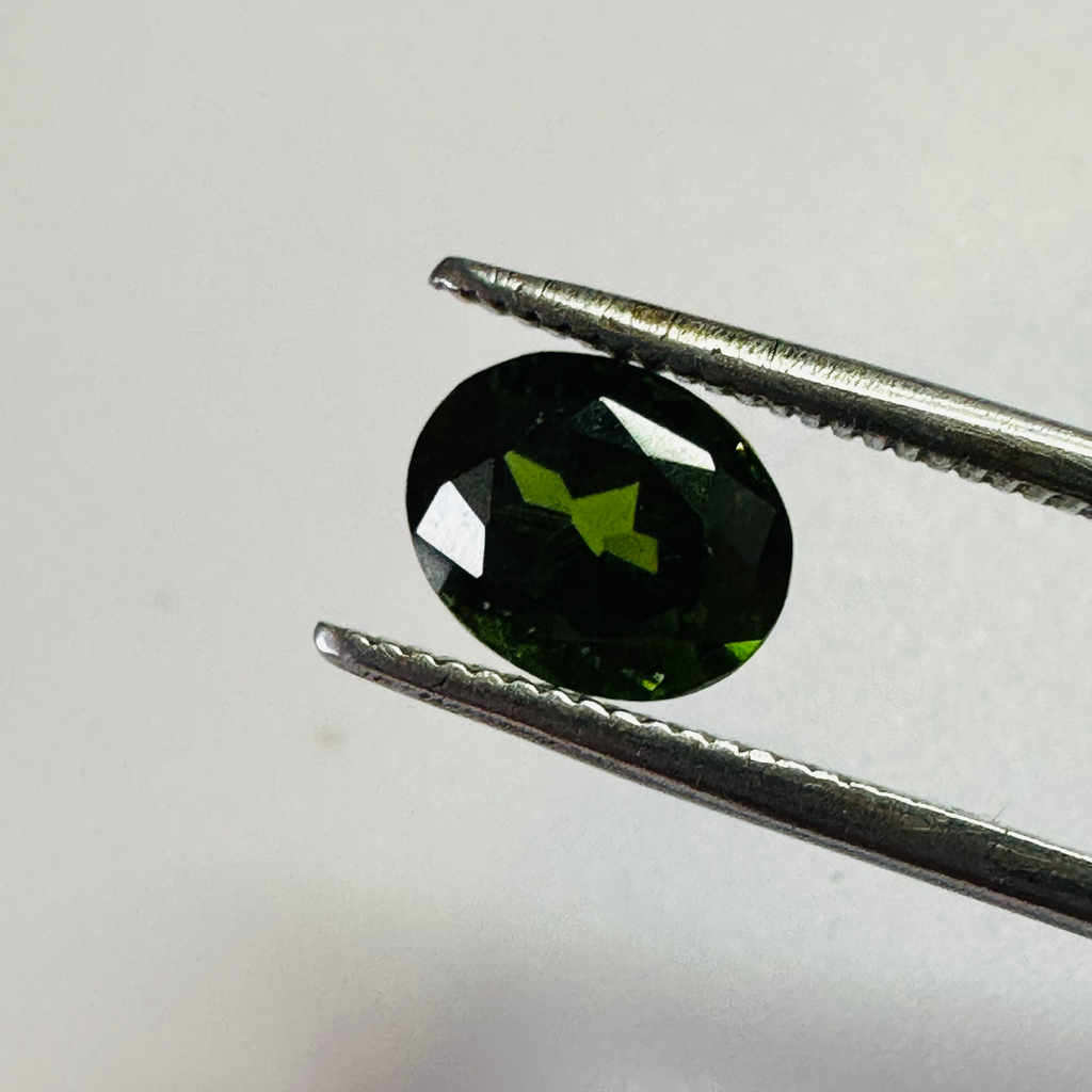TOURMALINE GREEN  OVAL 7.9MMX6.2MM   1.82CTS image 2